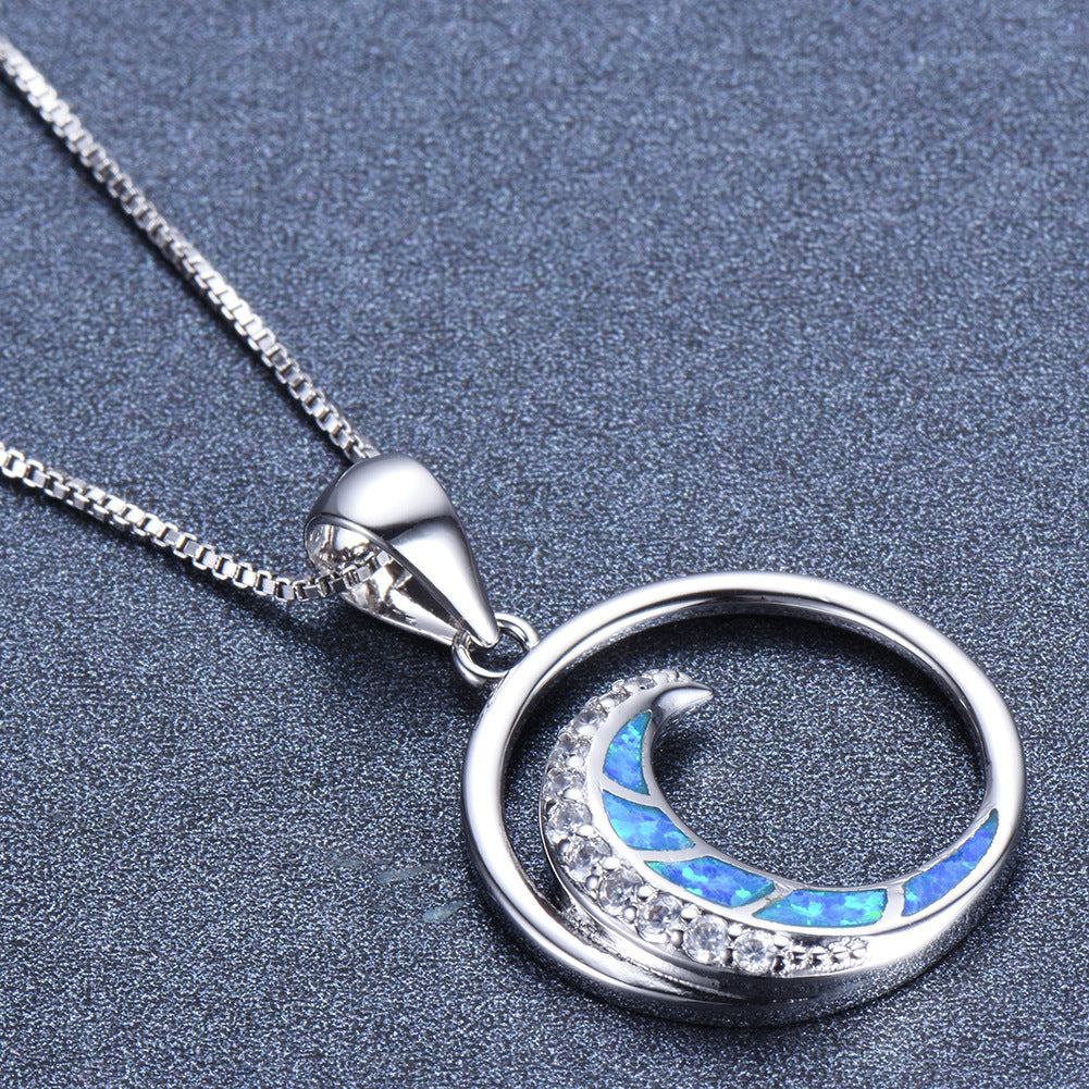 Pendant, White Gold, White Diamonds, Moon-Shaped Glossy Circle Jewellery