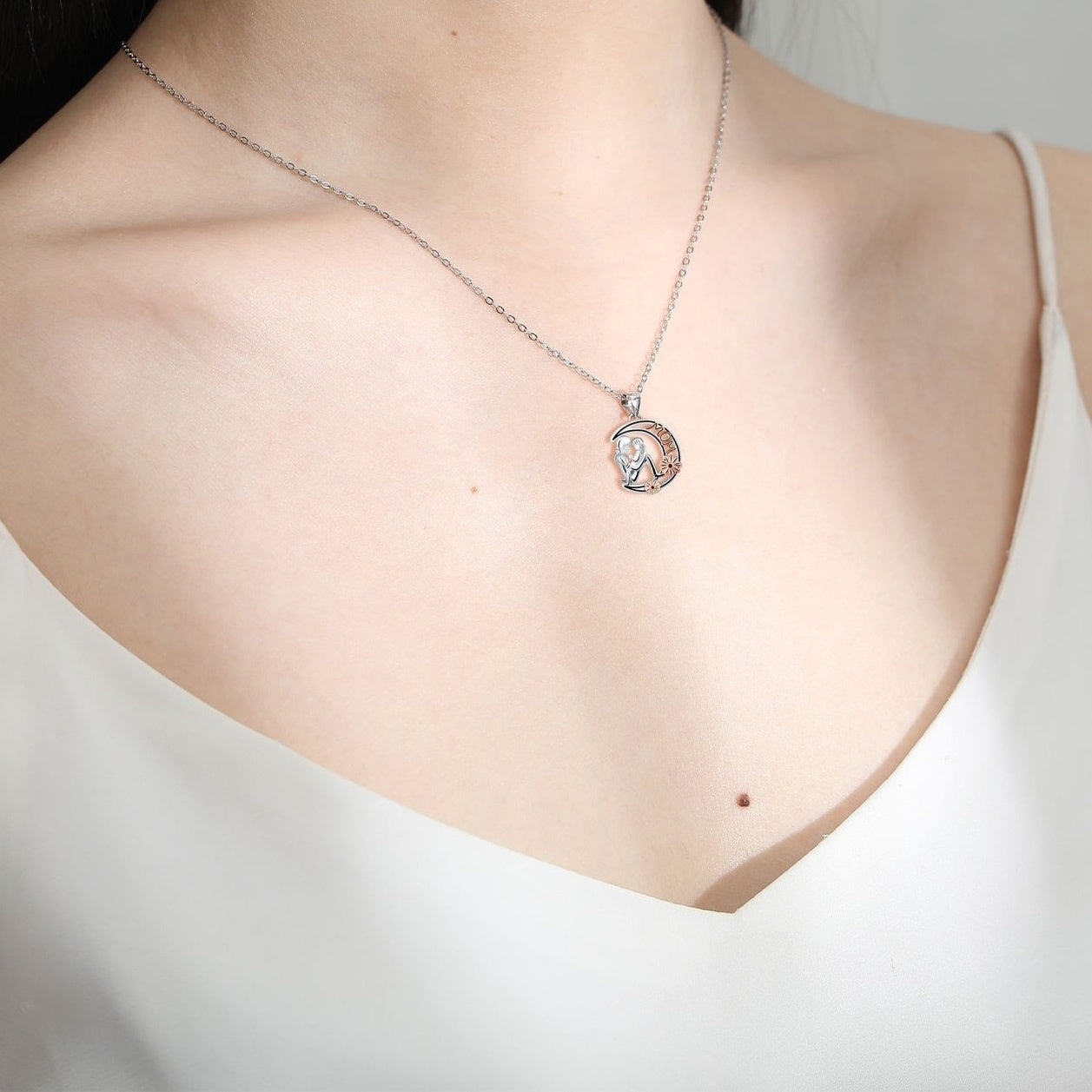 Moon Gentle Necklace High-grade Mom Accessories Jewellery